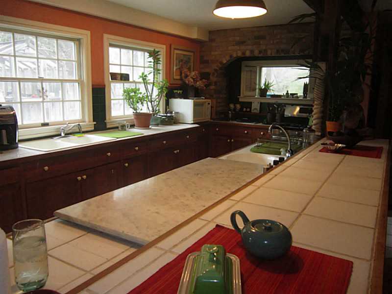 291 Spring Street Hopkinton, RI 02873 - Photo 8 of 24 Kitchen.