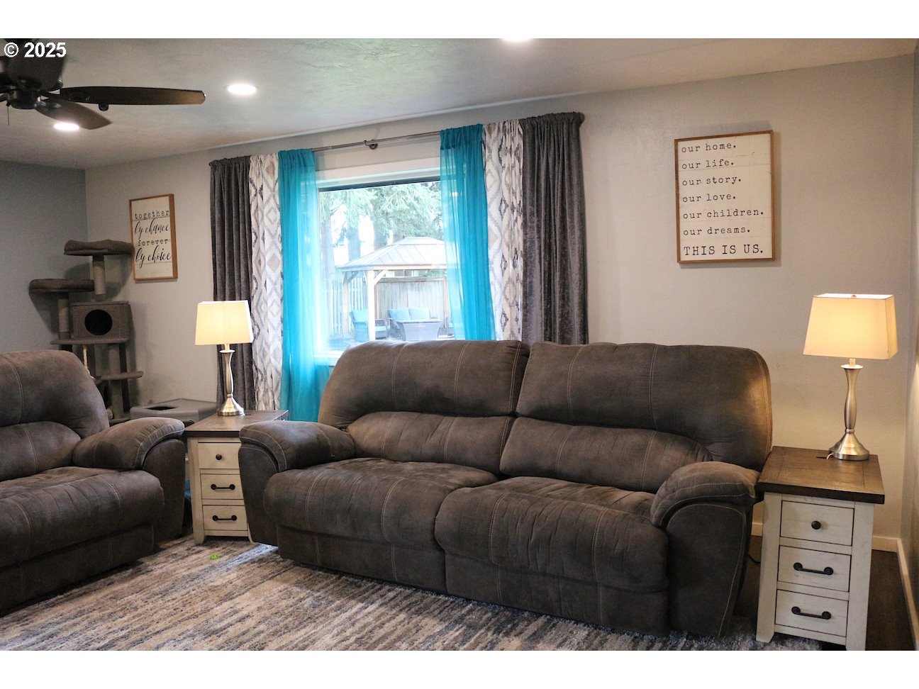 2172 8th Street Springfield, OR 97477 - Photo 14 of 34 a living room with furniture and a window