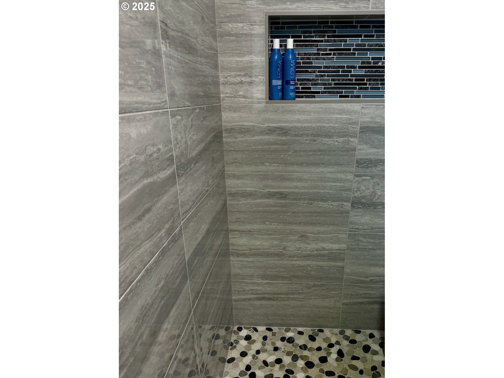 2172 8th Street Springfield, OR 97477 - Photo 20 of 34 a bathroom with a shower