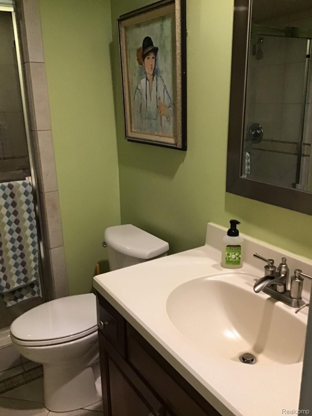 2881 Clarkston Road Oakland, MI 48363 - Photo 50 of 98 MainBathGreen (1) (Large).jpg
