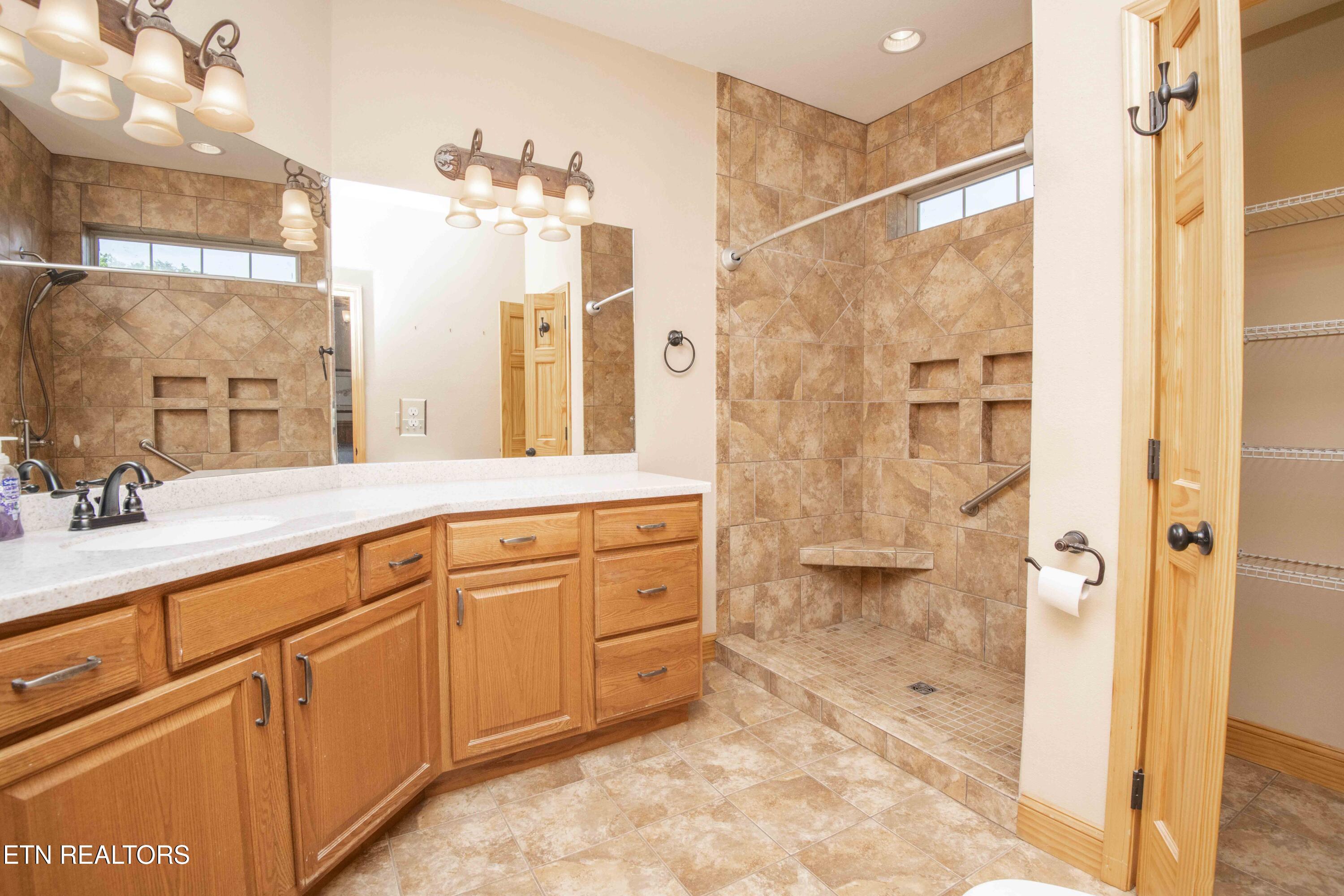 1033 Shell Mountain Road Sevierville, TN 37876 - Photo 42 of 60 master bath_1