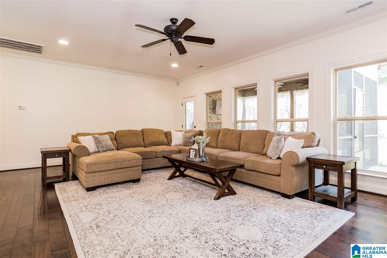 376 Strathaven Drive Pelham, AL 35124 - Photo 6 of 39