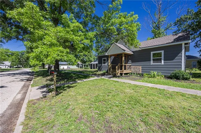 $109,999 | 901 North 9th Street, Neodesha, KS 66757