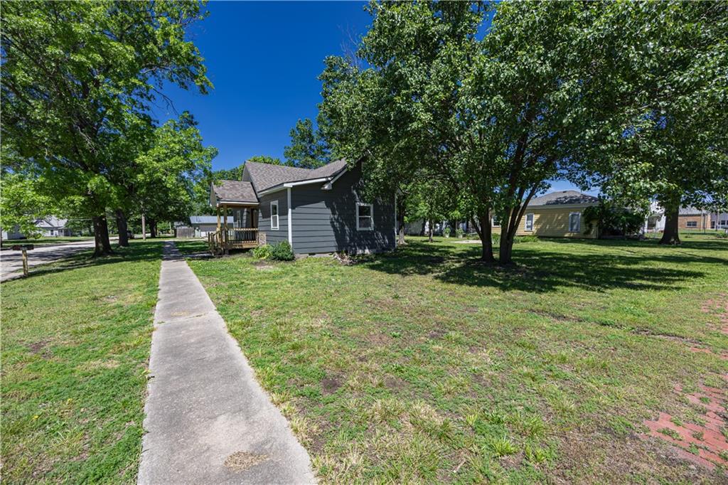 901 North 9th Street Neodesha, KS 66757 - Photo 26 of 36