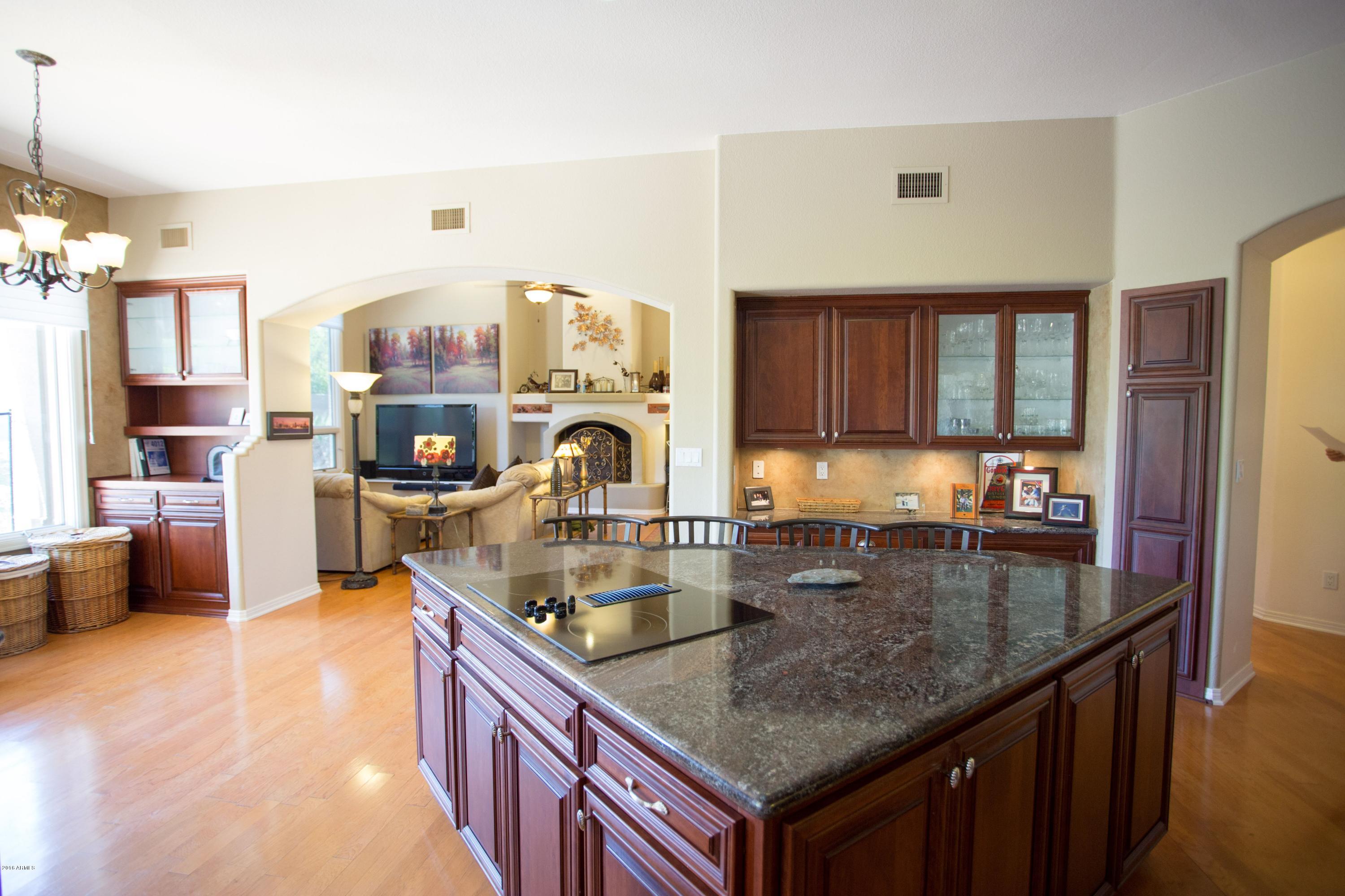 2301 East Mountain View Road Phoenix, AZ 85028 - Photo 14 of 58 Kitchen