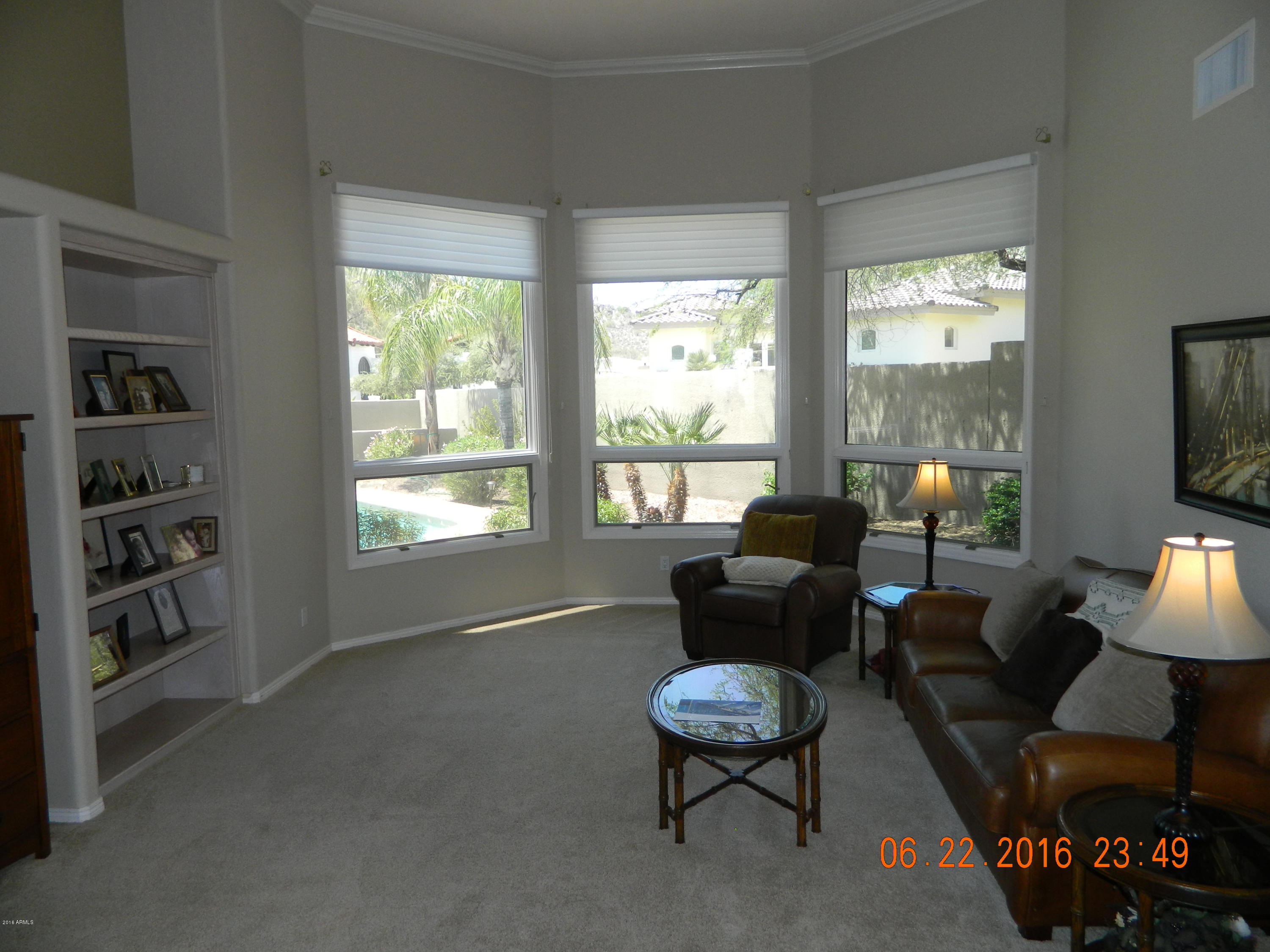 2301 East Mountain View Road Phoenix, AZ 85028 - Photo 16 of 58 Living Room