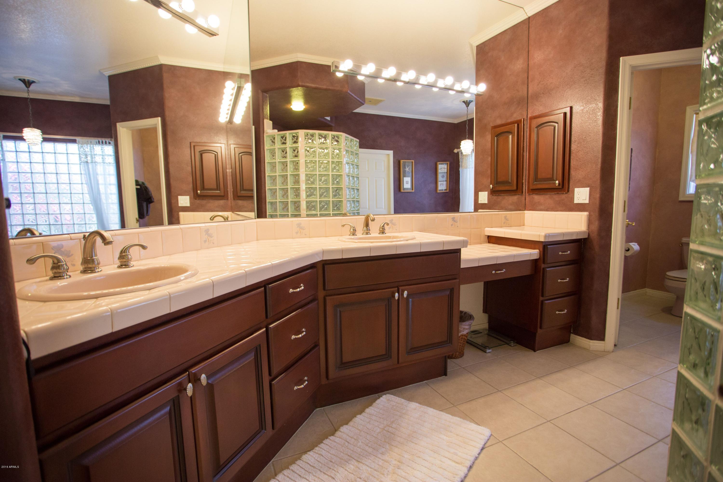 2301 East Mountain View Road Phoenix, AZ 85028 - Photo 40 of 58 Master Bathroom