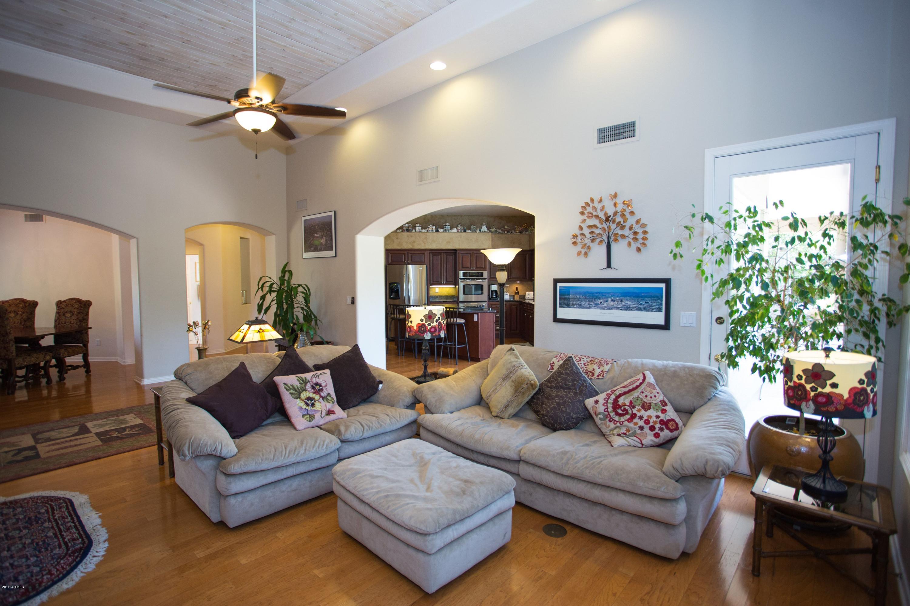 2301 East Mountain View Road Phoenix, AZ 85028 - Photo 6 of 58 Family Room
