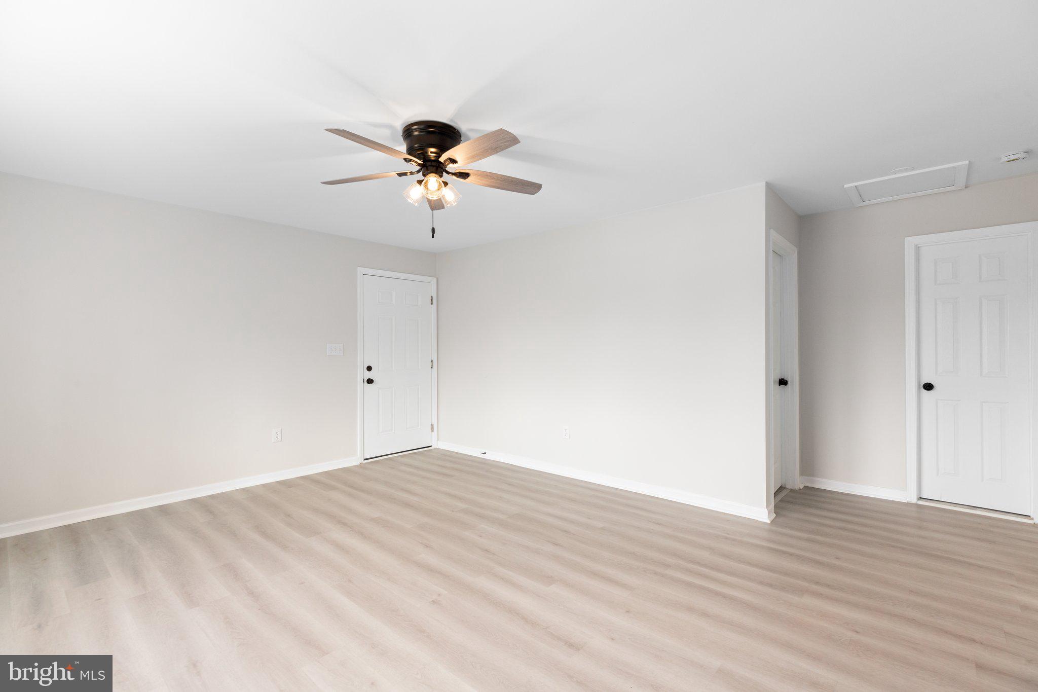 2143 Chapel Way King George, VA 22485 - Photo 34 of 48 Living room in carriage house.