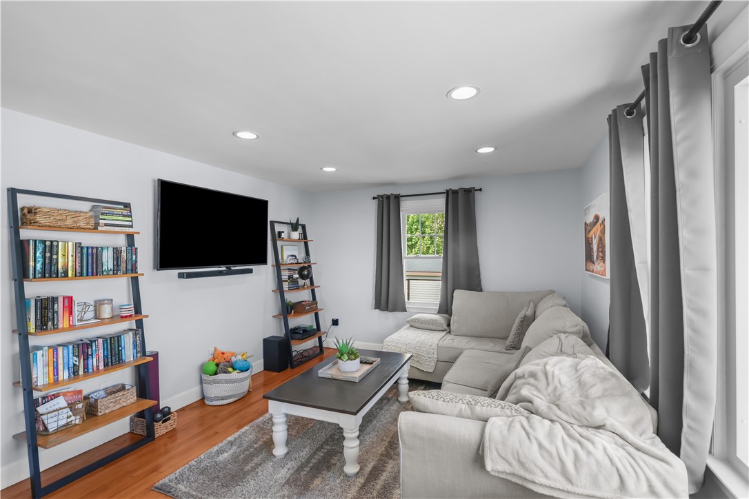 186 High Street Westerly, RI 02891 - Photo 32 of 49