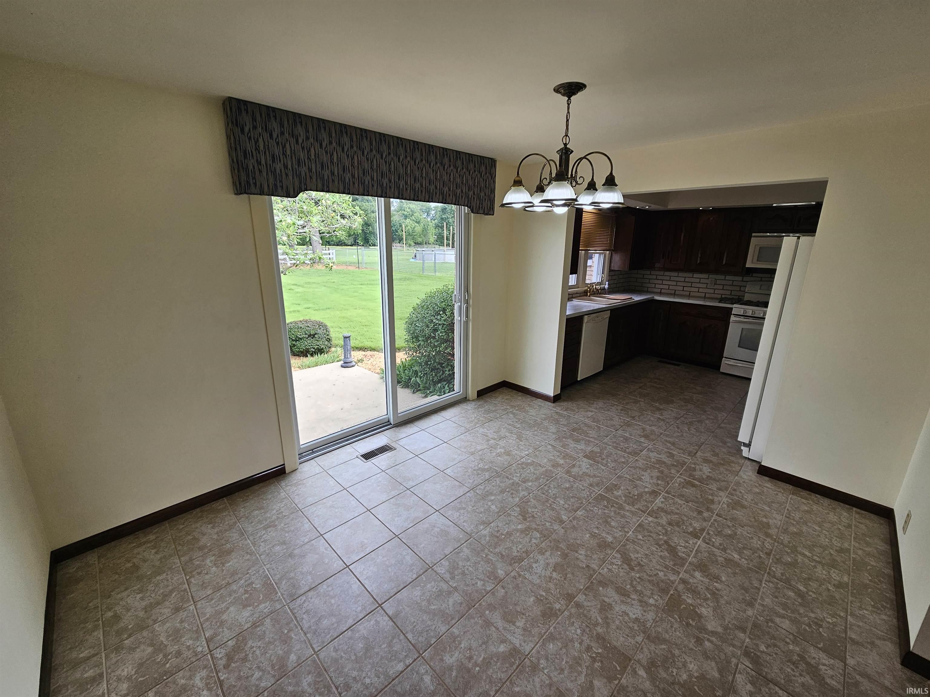 1346 South 6th Street Road Vincennes, IN 47591 - Photo 12 of 36