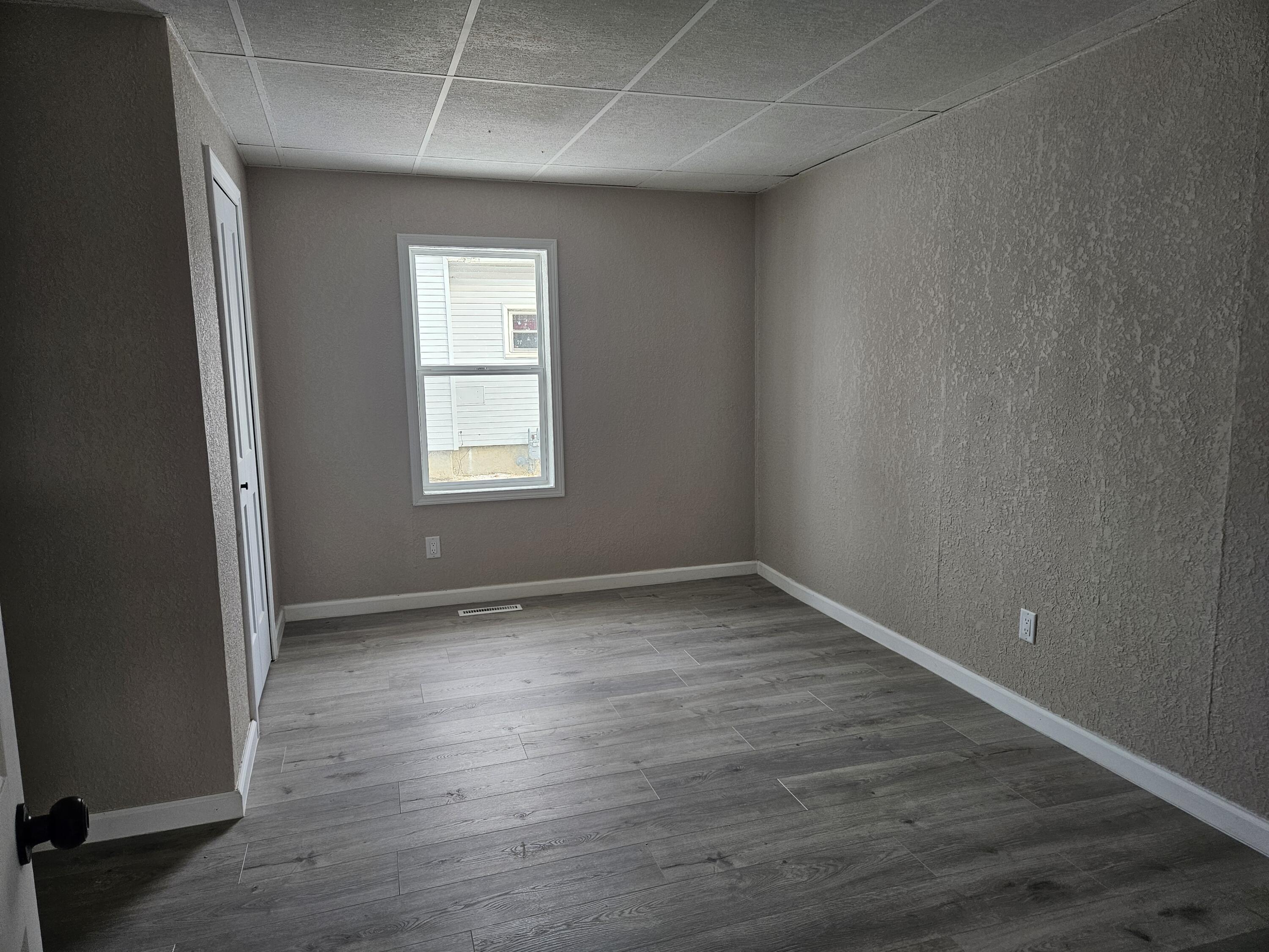 322 Lawrence Street Adrian, MI 49221 - Photo 6 of 15 20251230_142147