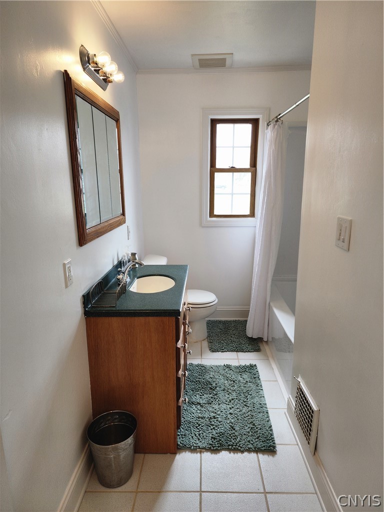 5378 Bear Road Clay, NY 13212 - Photo 22 of 34 Full Bathroom