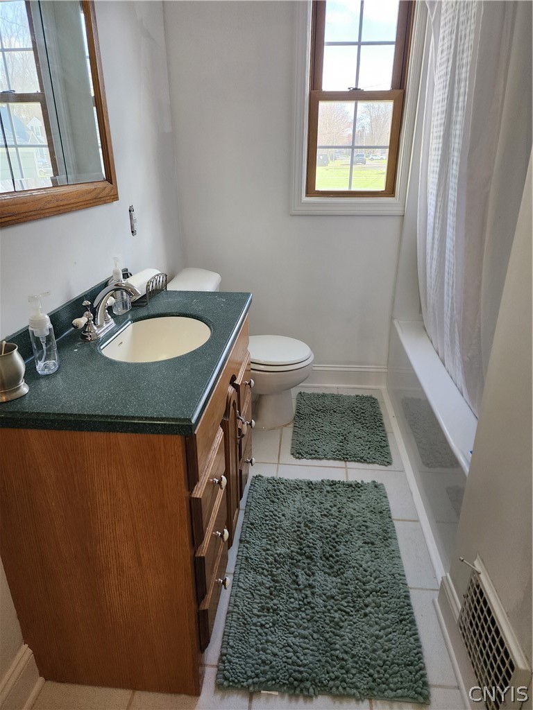 5378 Bear Road Clay, NY 13212 - Photo 23 of 34 Bathroom