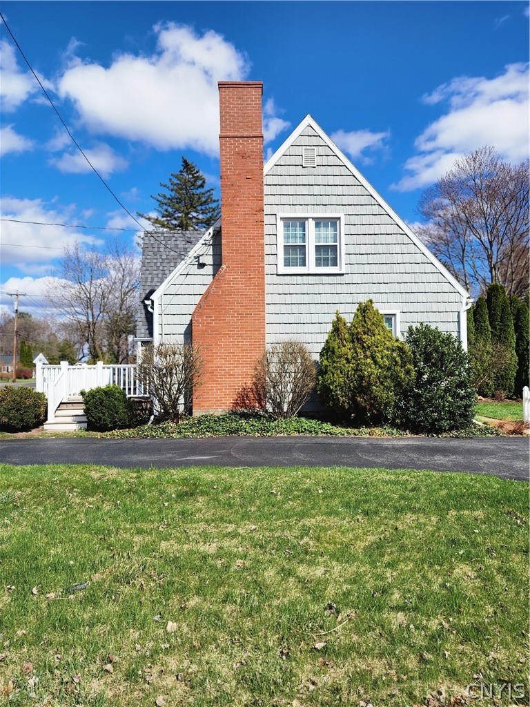 5378 Bear Road Clay, NY 13212 - Photo 4 of 34 Side view