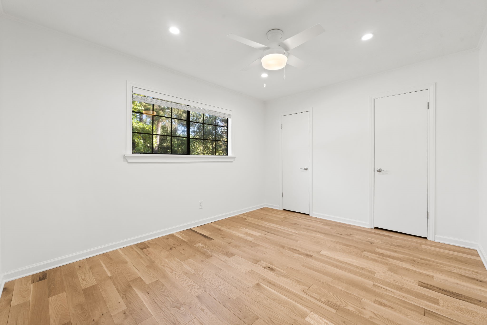 25206 Spring Ridge Drive Spring, TX 77386 - Photo 22 of 37 an empty room with windows