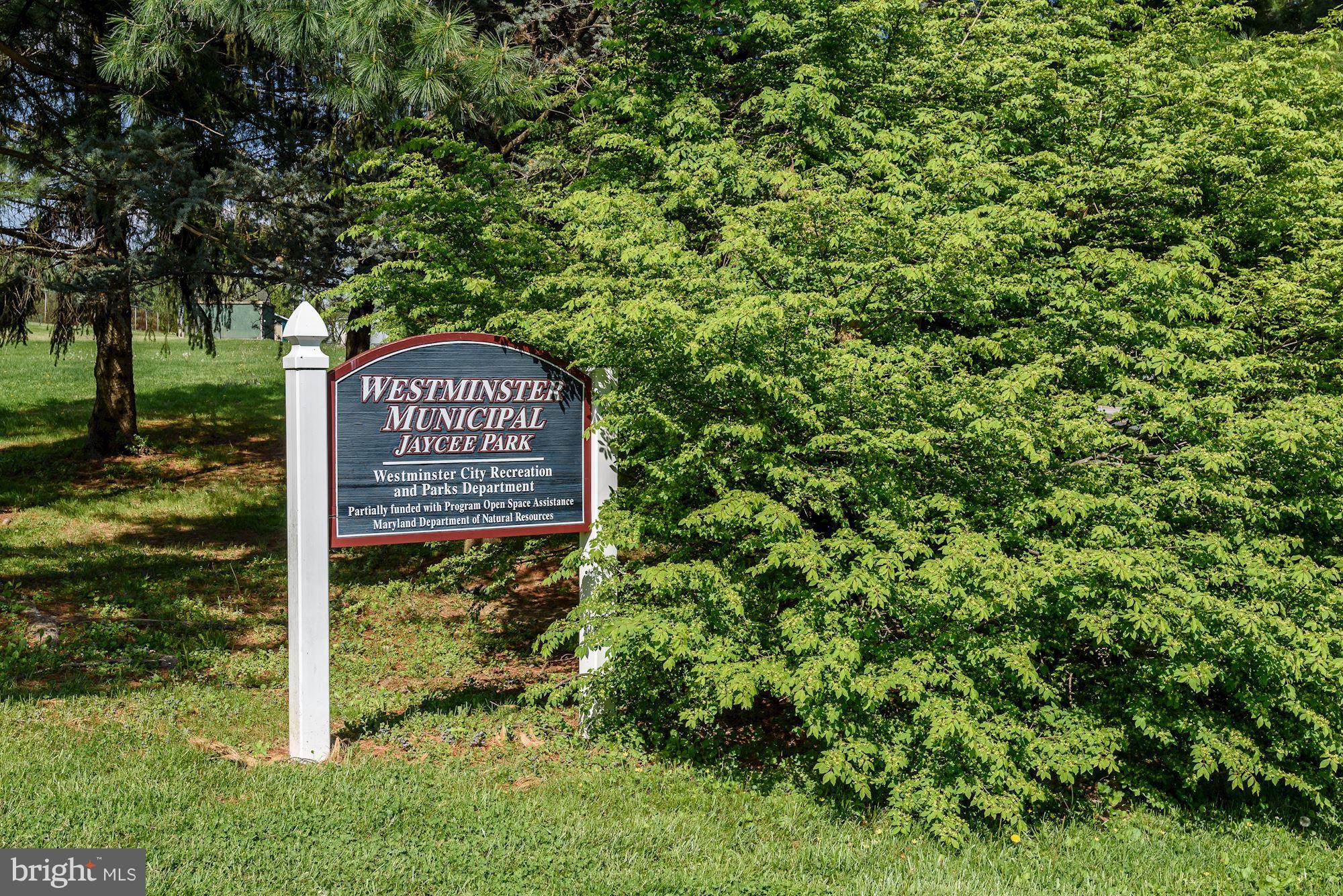 635 Uniontown Road Westminster, MD 21158 - Photo 27 of 28 Community