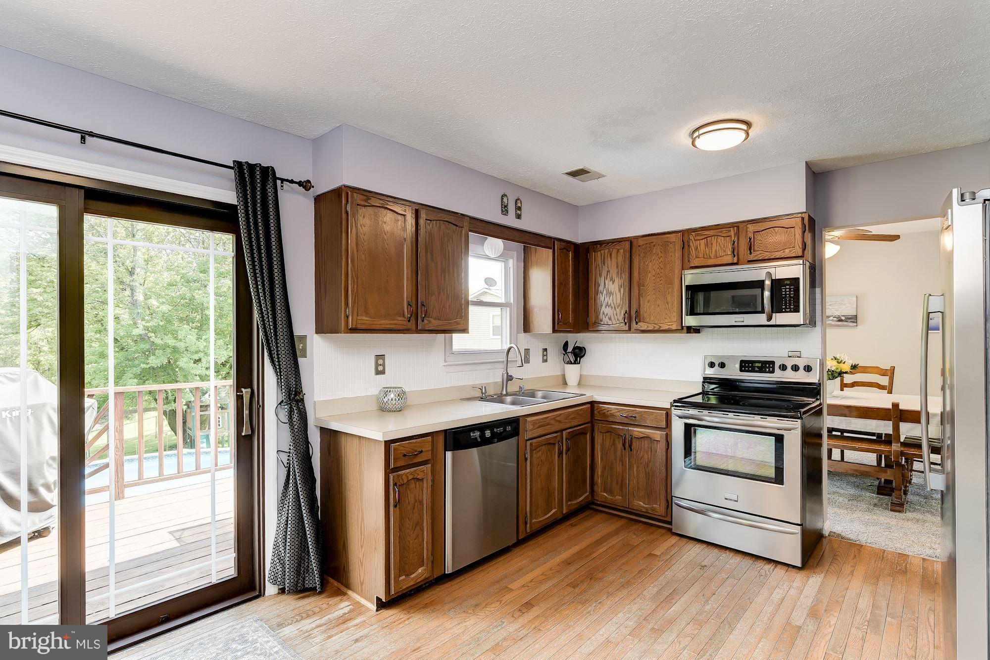 635 Uniontown Road Westminster, MD 21158 - Photo 8 of 28 Kitchen