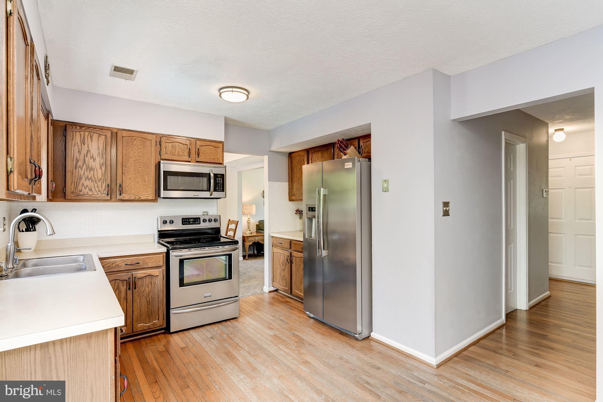 635 Uniontown Road Westminster, MD 21158 - Photo 10 of 28 Kitchen