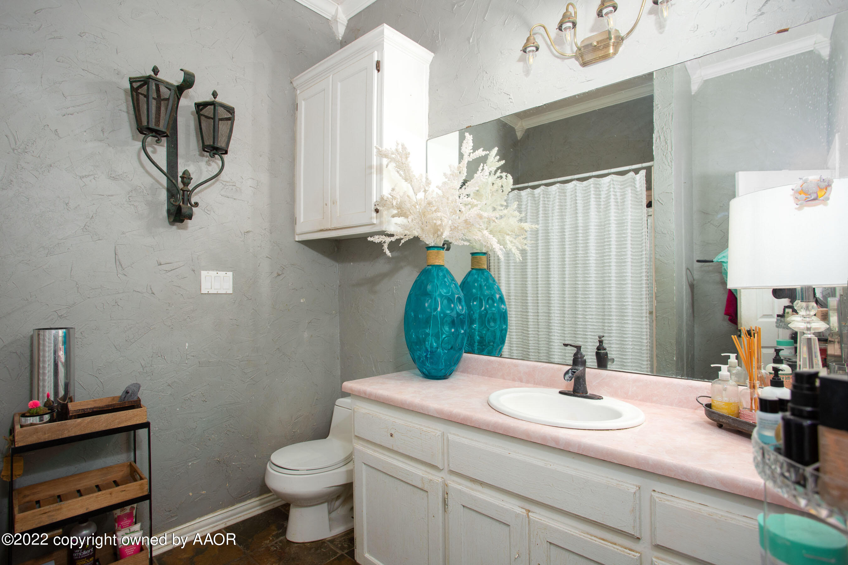 6404 Toby Street Amarillo, TX 79110 - Photo 16 of 25 Bathroom 1