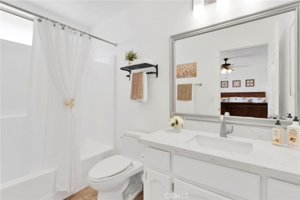 22672 El Centro Road Apple Valley, CA 92307 - Photo 24 of 42 primary bath