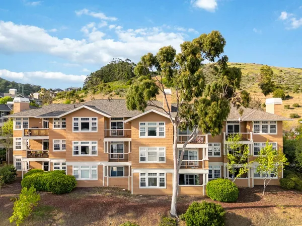 $700,000 | 212 Crescent Court, Brisbane, CA 94005