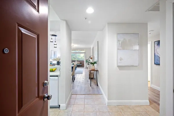 $700,000 | 212 Crescent Court, Brisbane, CA 94005