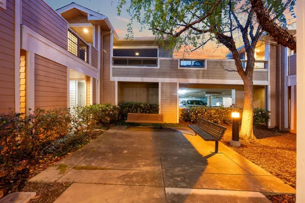 $700,000 | 212 Crescent Court, Brisbane, CA 94005
