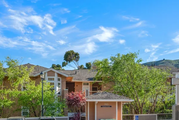 $700,000 | 212 Crescent Court, Brisbane, CA 94005