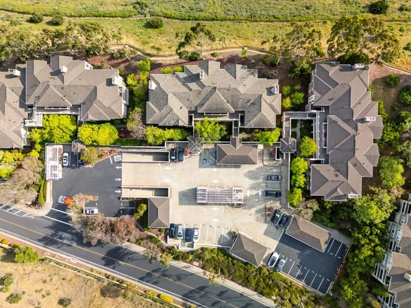 $700,000 | 212 Crescent Court, Brisbane, CA 94005