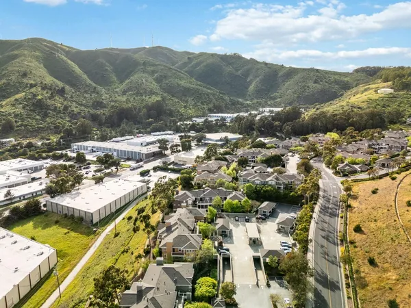 $700,000 | 212 Crescent Court, Brisbane, CA 94005