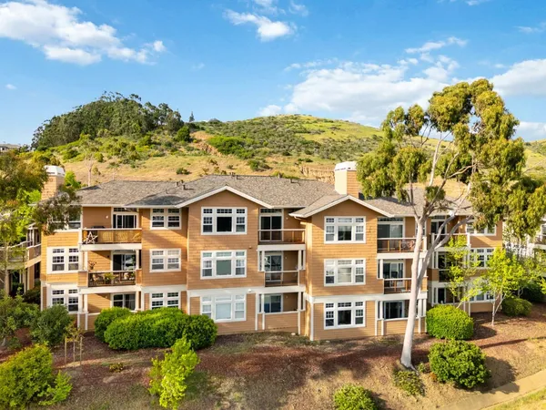 $700,000 | 212 Crescent Court, Brisbane, CA 94005