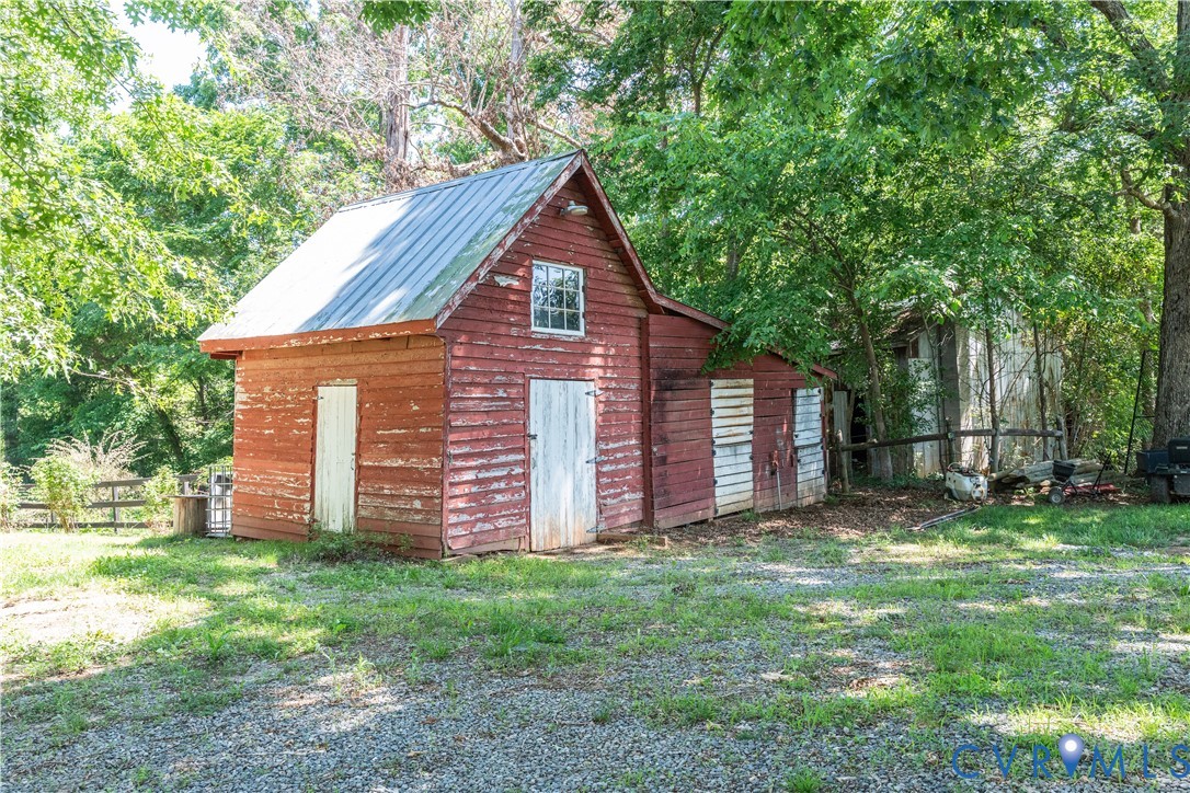 9366 Skipwith Road Skipwith, VA 23968 - Photo 9 of 57