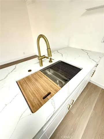 a close view of sink