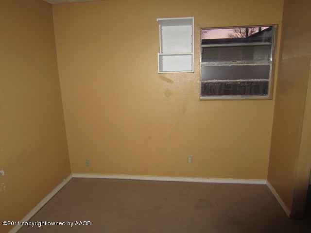 4501 South Bonham Street Amarillo, TX 79110 - Photo 4 of 13 a view of small space with a sink