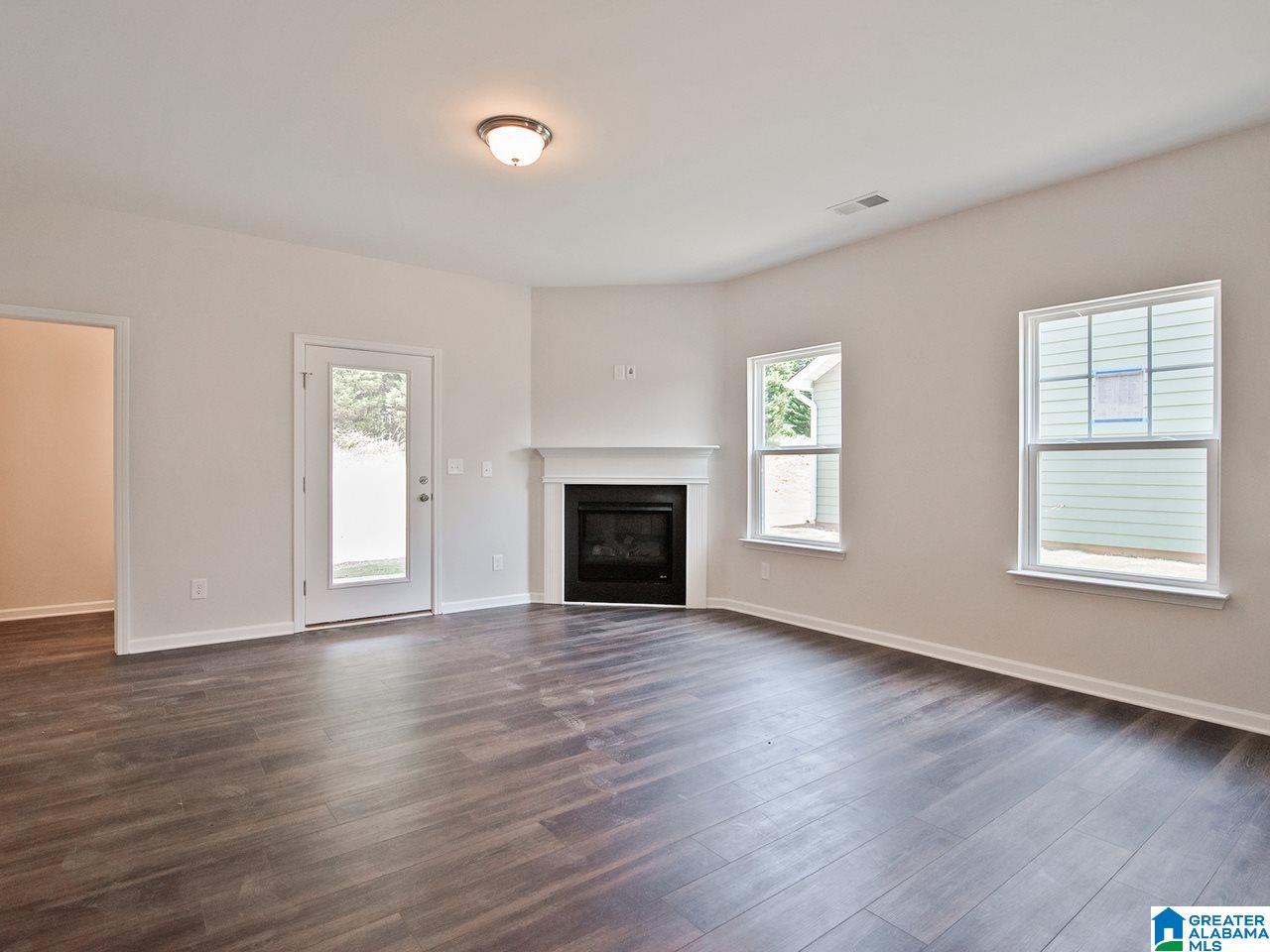 352 Country Side Circle Calera, AL 35040 - Photo 4 of 17