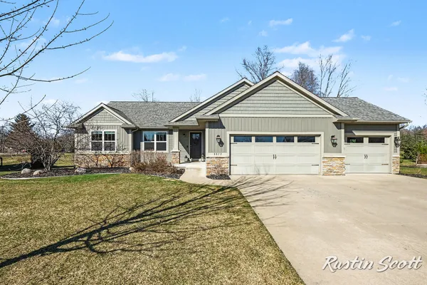 $599,900 | 5573 Stanton Woods Drive, Hudsonville, MI 49426