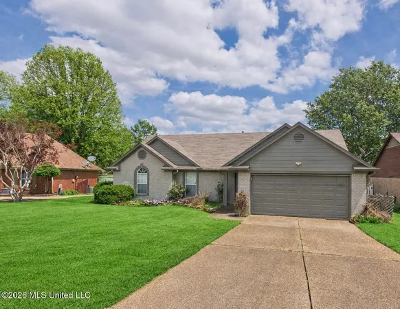 $319,000 | 9290 Lakeside Drive, Olive Branch, MS 38654