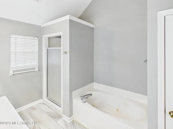 $319,000 | 9290 Lakeside Drive, Olive Branch, MS 38654