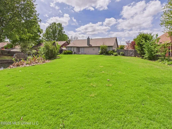 $319,000 | 9290 Lakeside Drive, Olive Branch, MS 38654