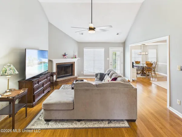 $319,000 | 9290 Lakeside Drive, Olive Branch, MS 38654