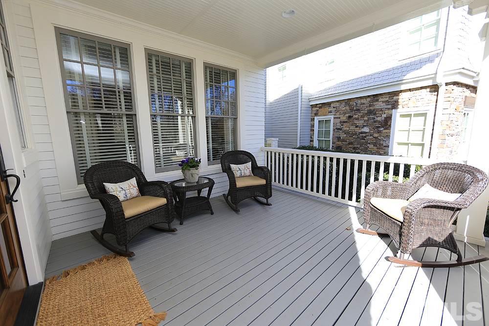 527 Guilford Circle Raleigh, NC 27608 - Photo 2 of 30