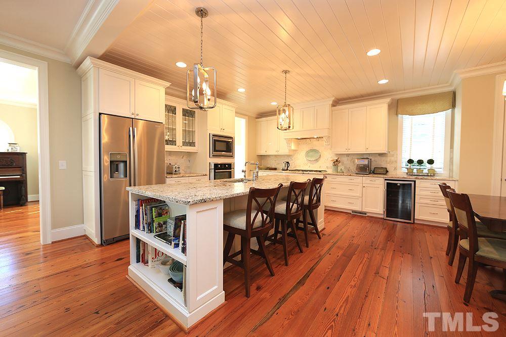 527 Guilford Circle Raleigh, NC 27608 - Photo 6 of 30