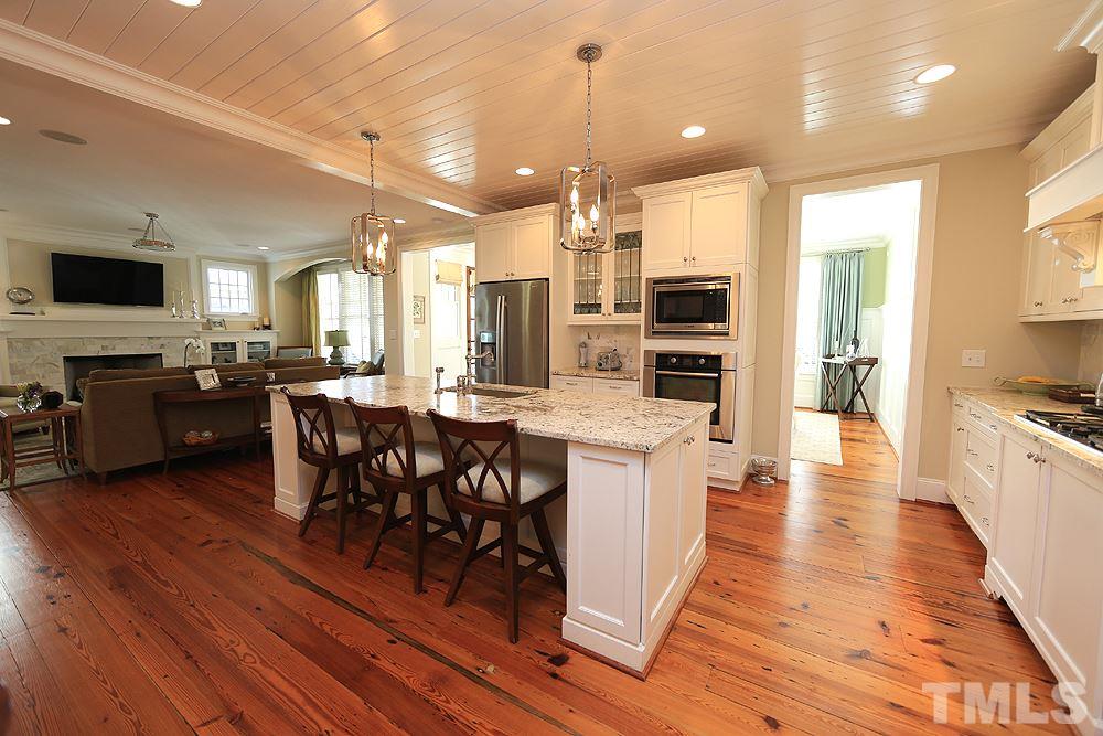 527 Guilford Circle Raleigh, NC 27608 - Photo 7 of 30