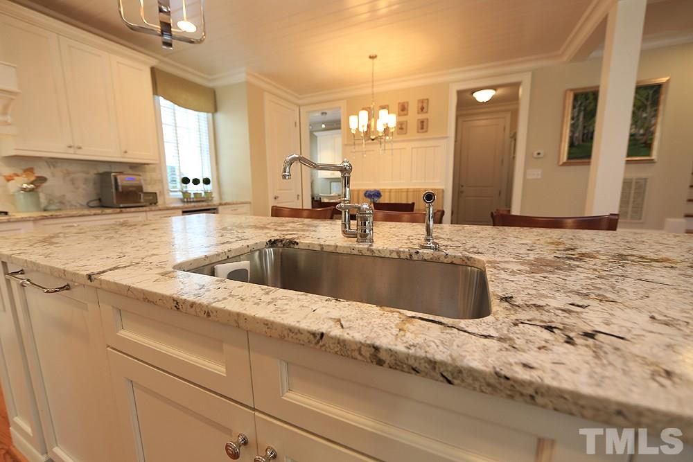 527 Guilford Circle Raleigh, NC 27608 - Photo 10 of 30