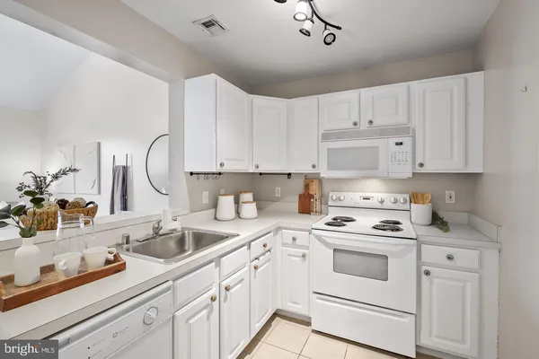 $150,000 | 23 Pierside Drive, Unit 413, Baltimore, MD 21230