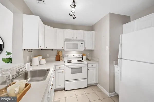 $150,000 | 23 Pierside Drive, Unit 413, Baltimore, MD 21230