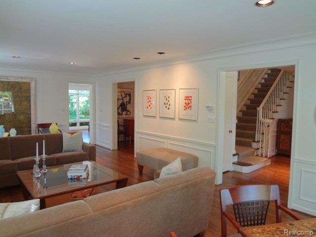 343 Glengarry Road Bloomfield Hills, MI 48301 - Photo 7 of 23 View to Foyer from LR