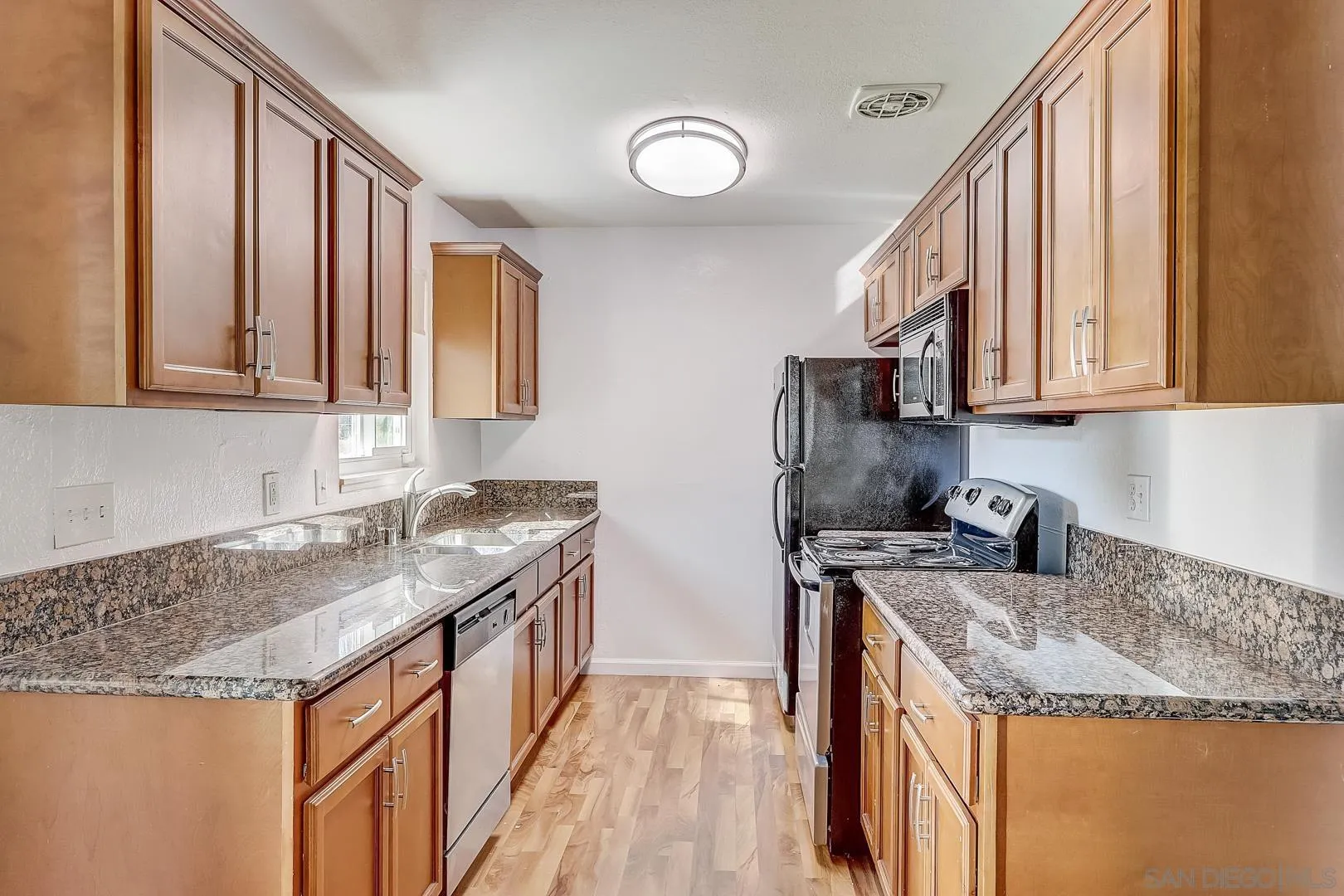9124 Northcote Road Santee, CA 92071 - Photo 15 of 28 Gallery Image 15