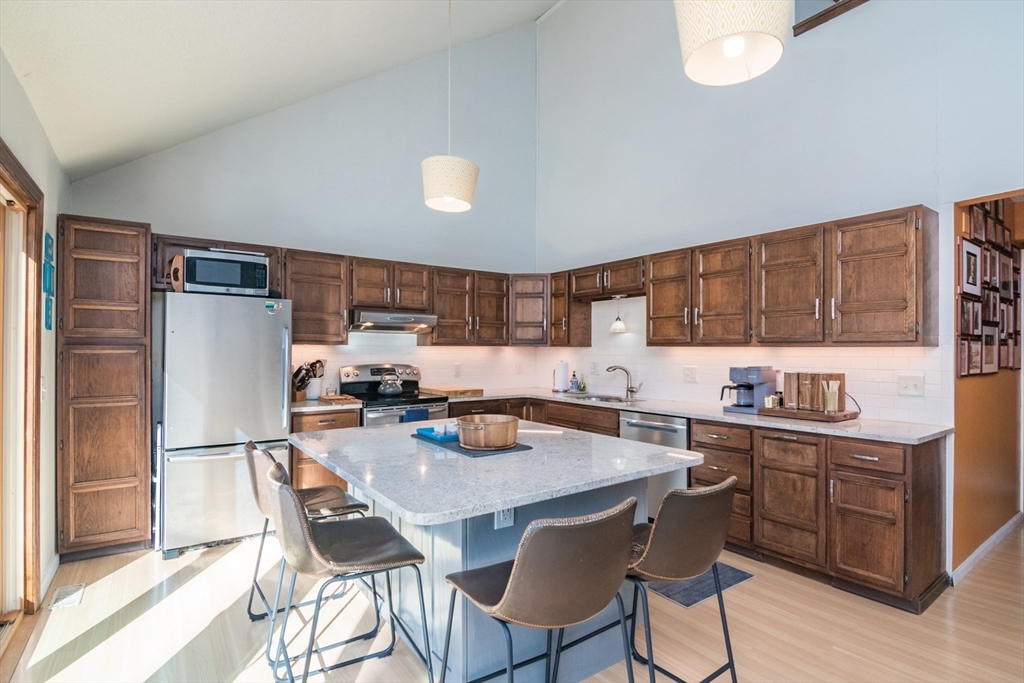 224 North Valley Road Pelham, MA 01002 - Photo 15 of 42